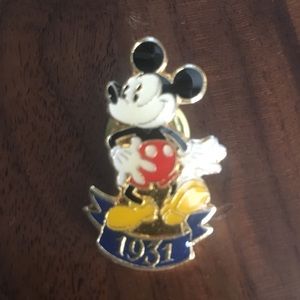 1988 Vintage Collectible Disney Pin